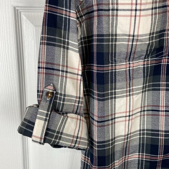 Carhartt Long Sleeve Button Up Shirt RN 14806 New with tag Womens Med 8/10 - Picture 4 of 7